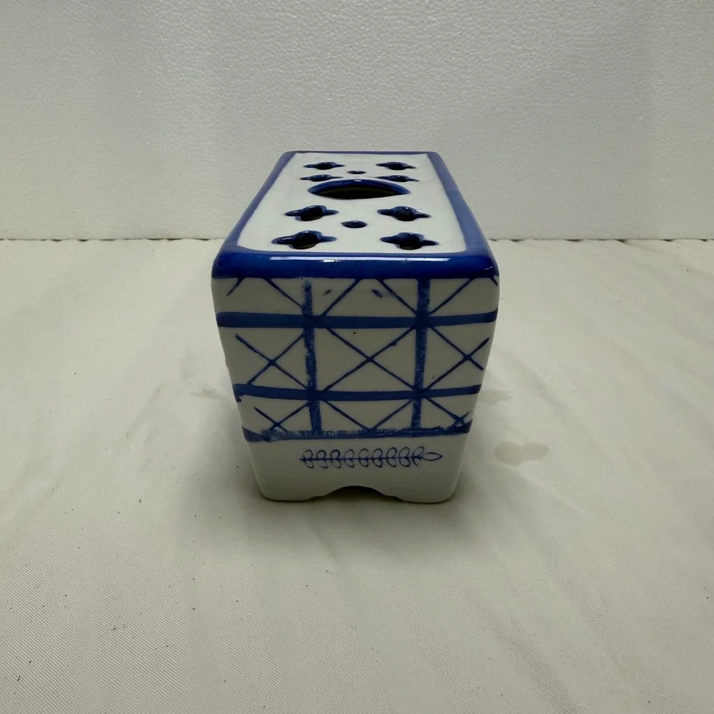 Unbranded blue white