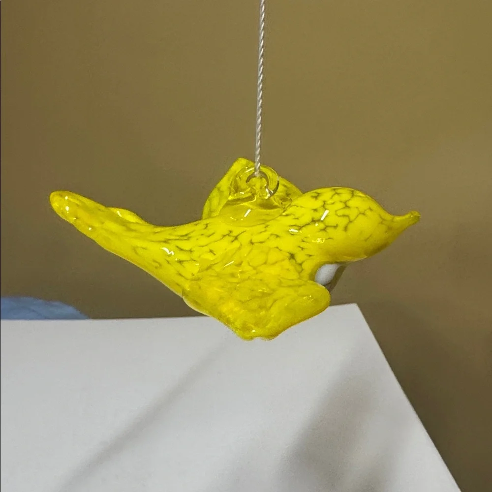 N/A bright yellow