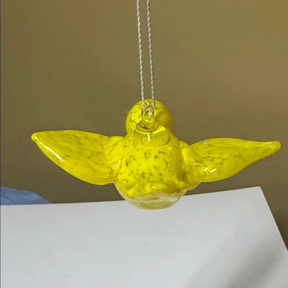 N/A bright yellow