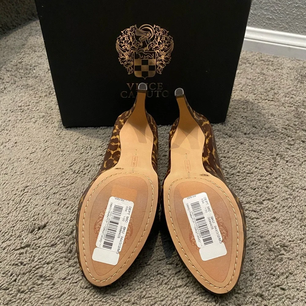 Vince Camuto brand new