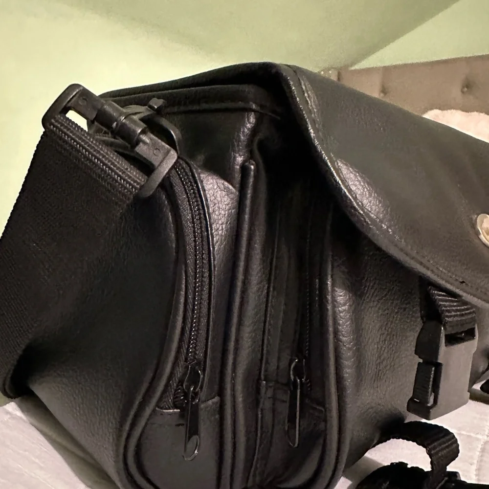 vanguard black camera
