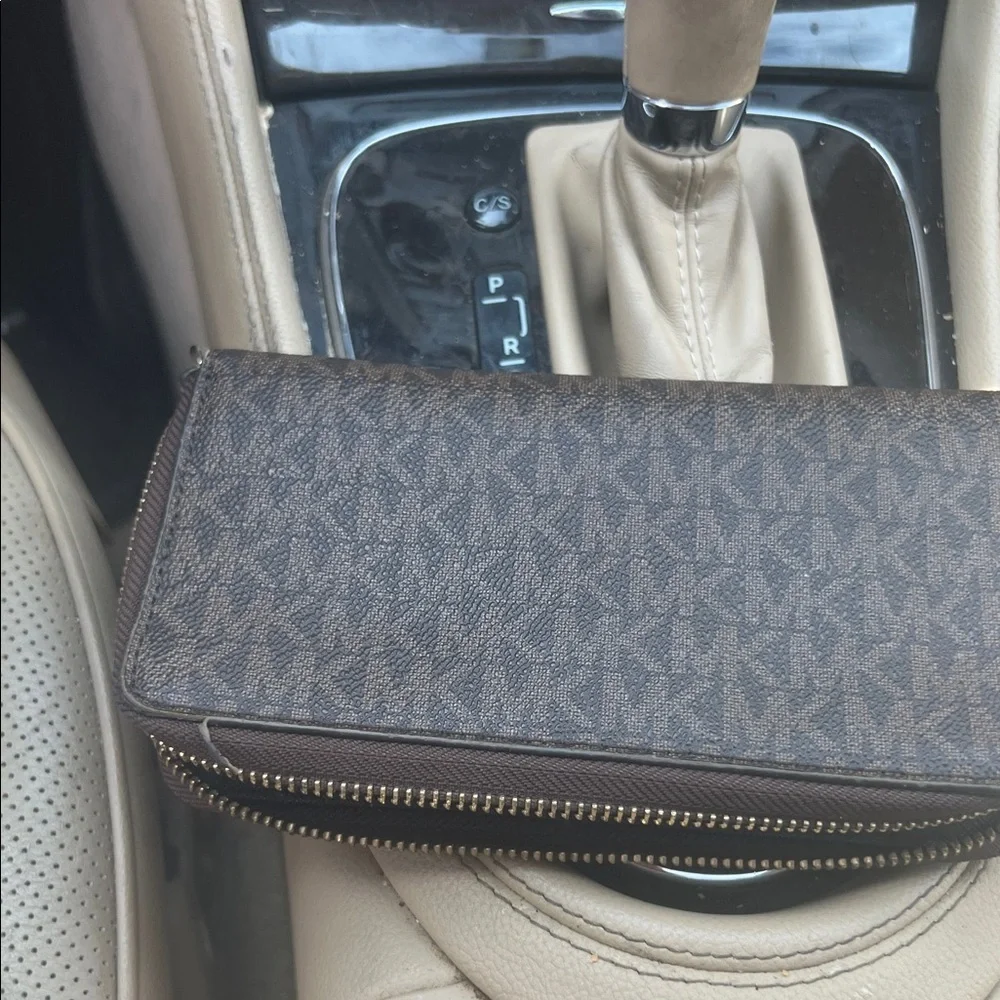 Michael Kors elegant michael