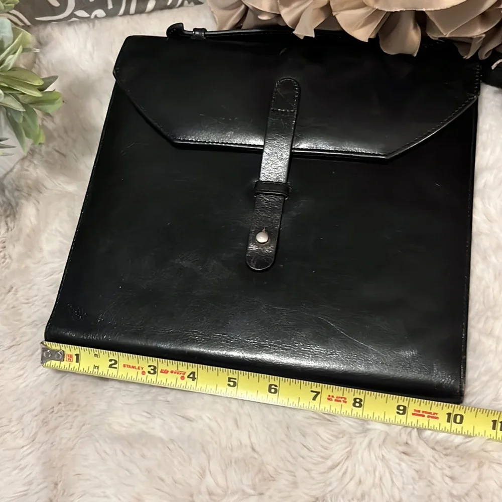 Brookstone black leather