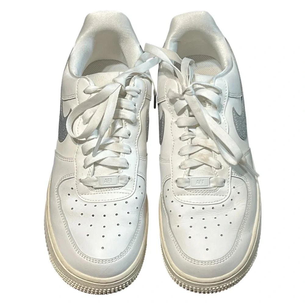 Nike Air Force 1 Sneakers ‘07 Summit White Sail Metallic Silver Low Top Shoes 8