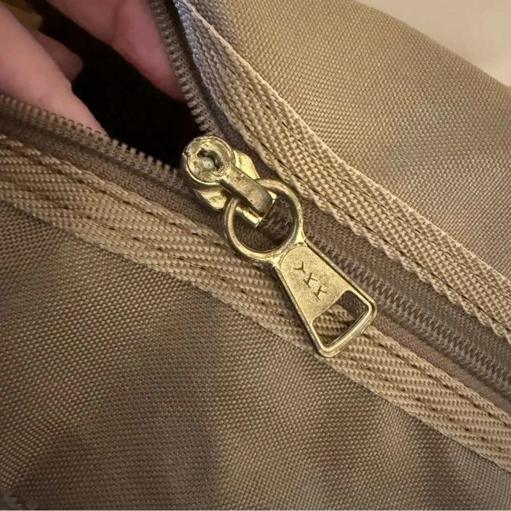 Pierre Cardin measures 21”
