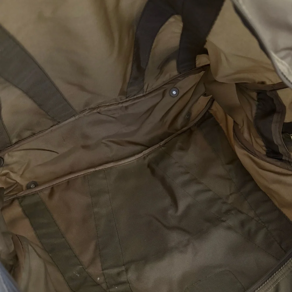 Pierre Cardin measures 21”