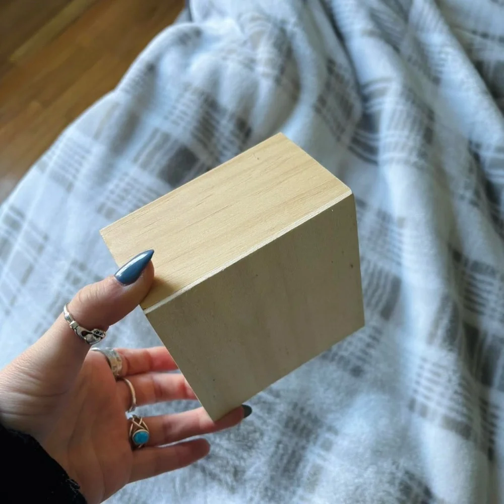 N/A wooden box