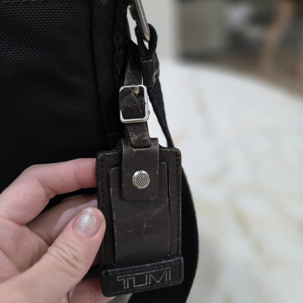 Tumi compact black
