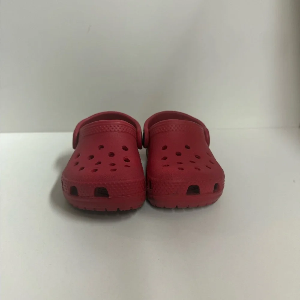 CROCS follow us