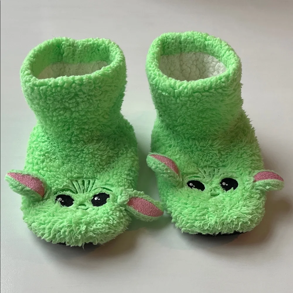 N/A cozy green