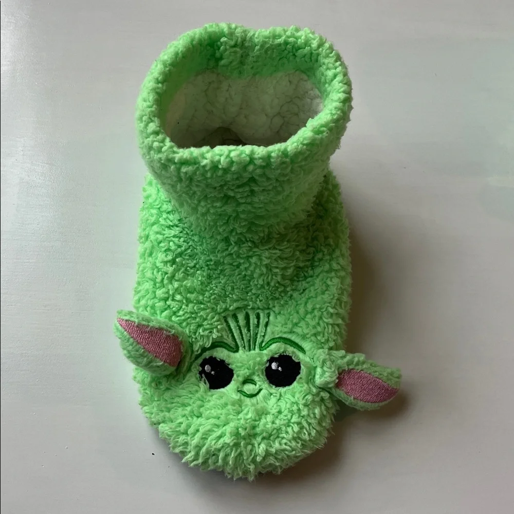 N/A cozy green