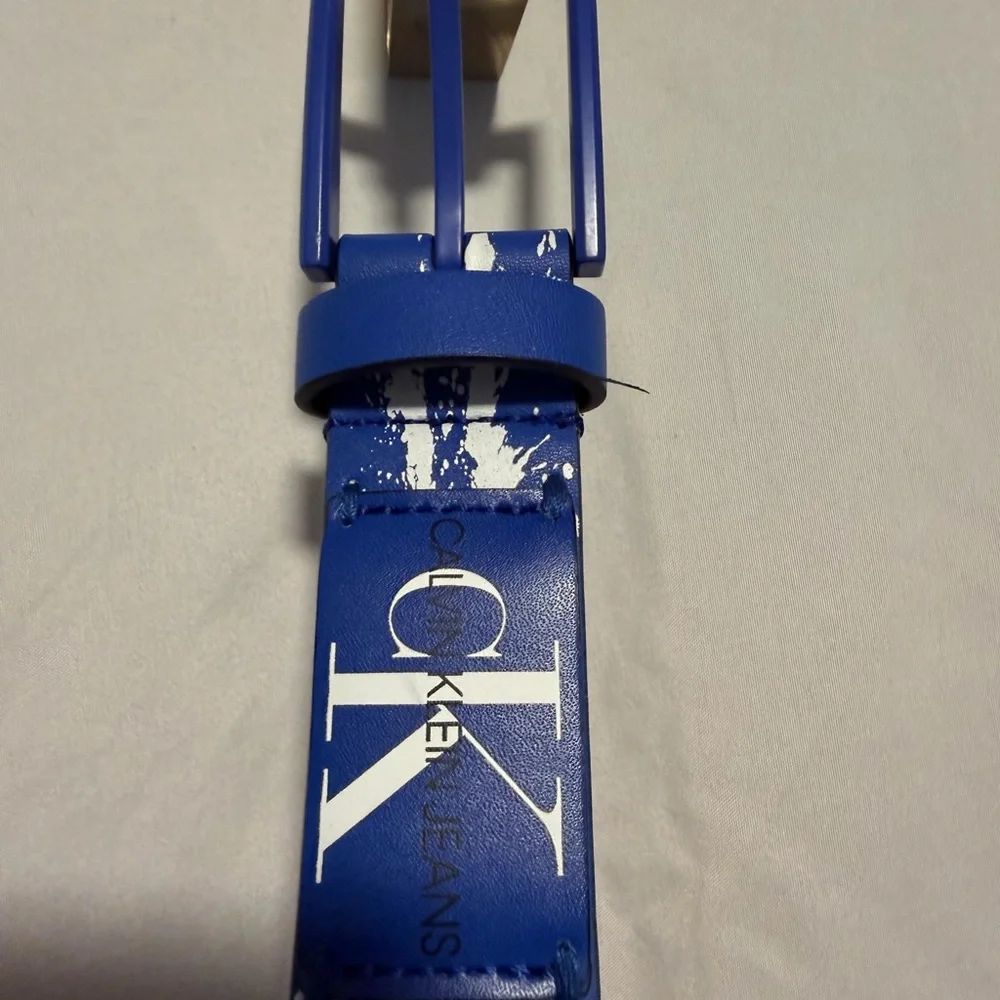 NWT!! Calvin Klein Blue Leather Belt with White Paint-Splatter Detail Sz S