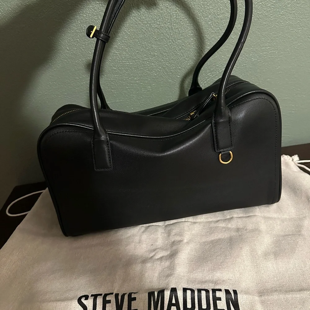Steve Madden classic black