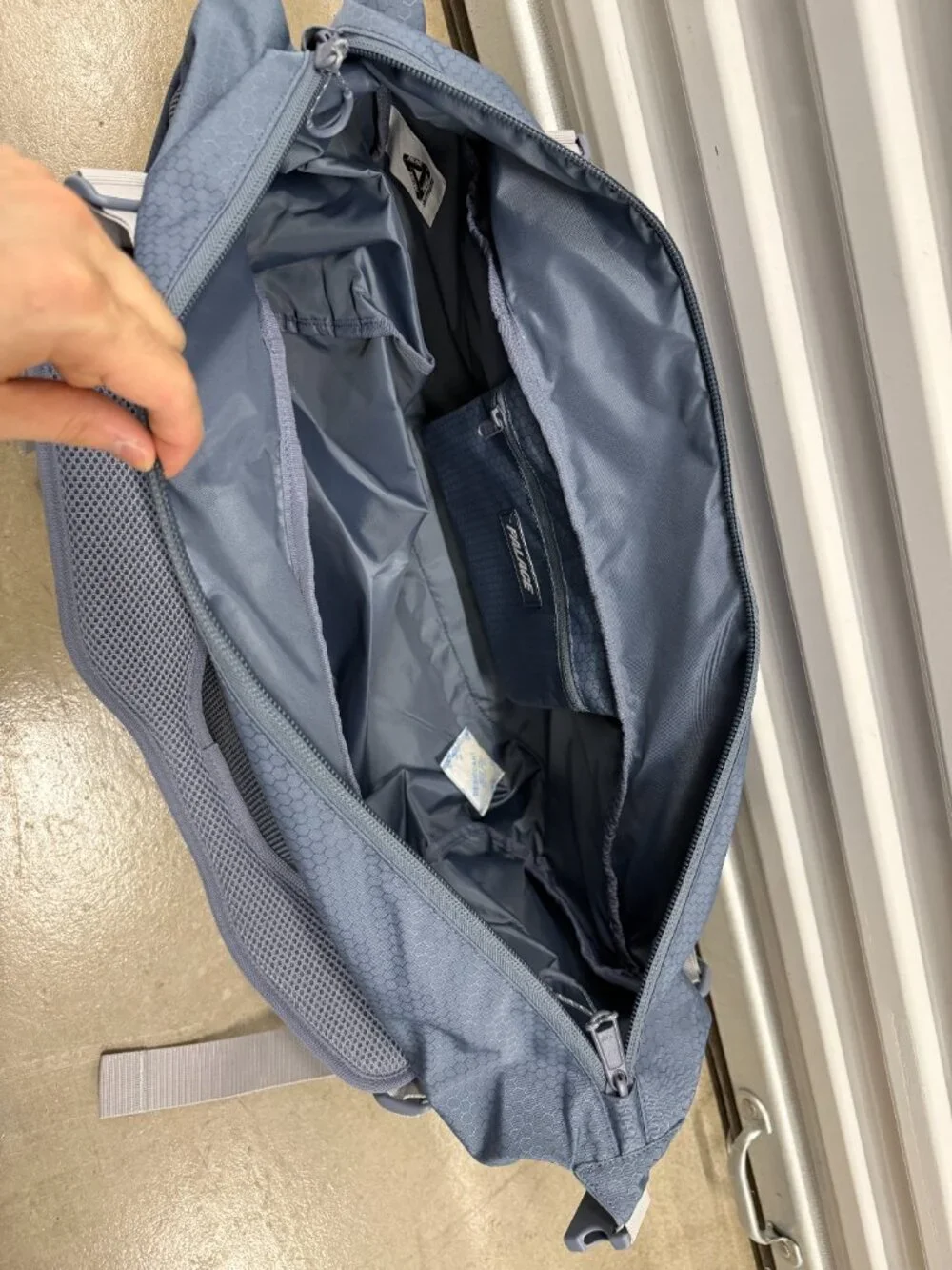 PALACE ykk zippers