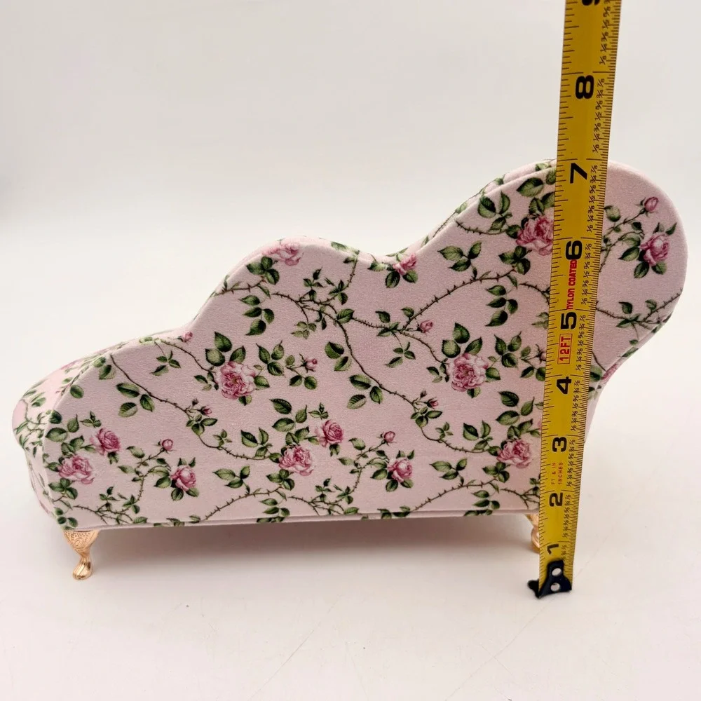 N/A charming miniature