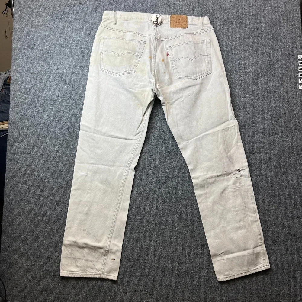 Levis levi button