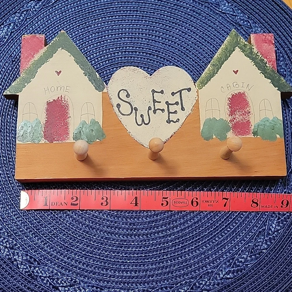 Rustic H-Made 'Sweet Home' Wooden Wall 3 Key Hooks- Red Green,Cream 9 X 6