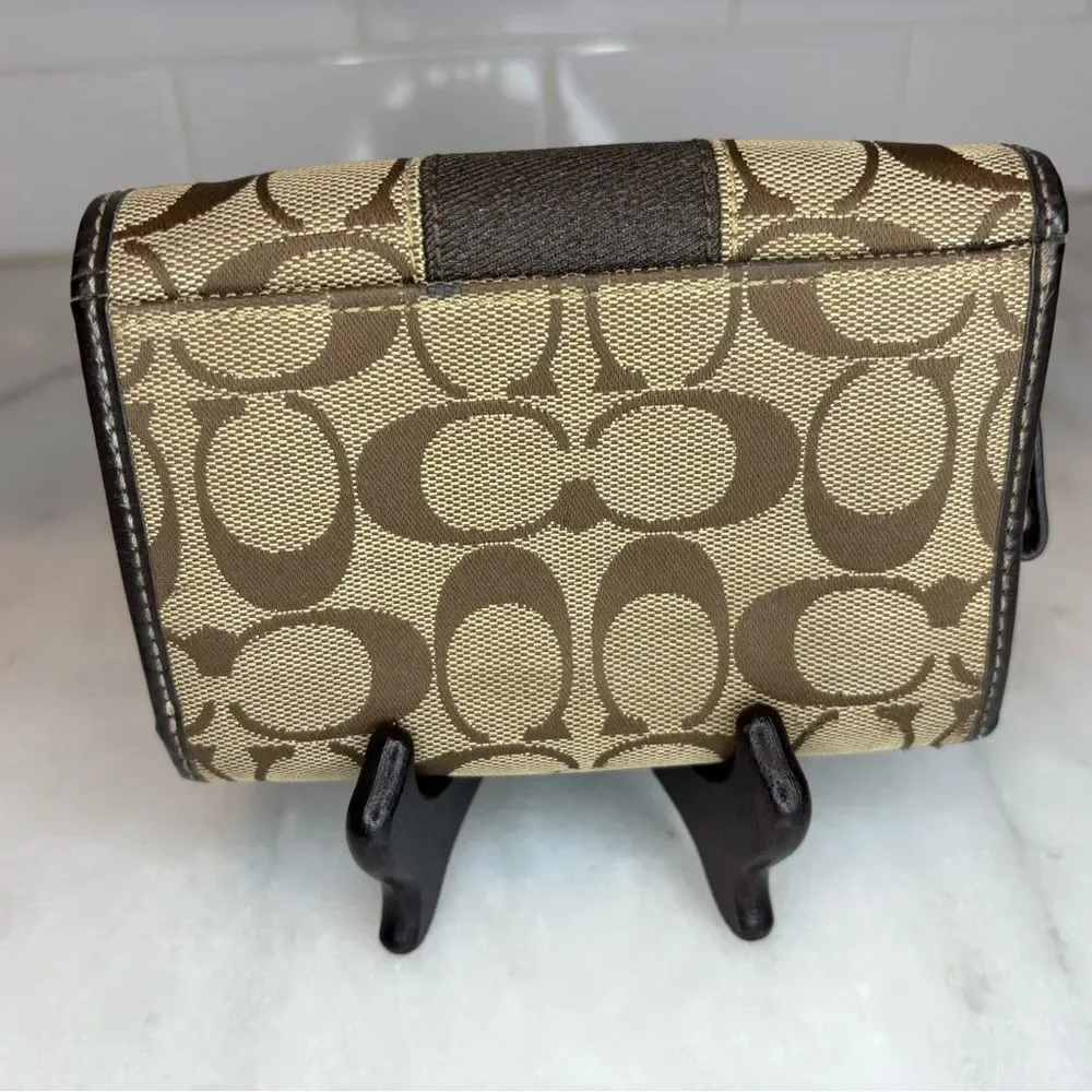 Coach elegant designer