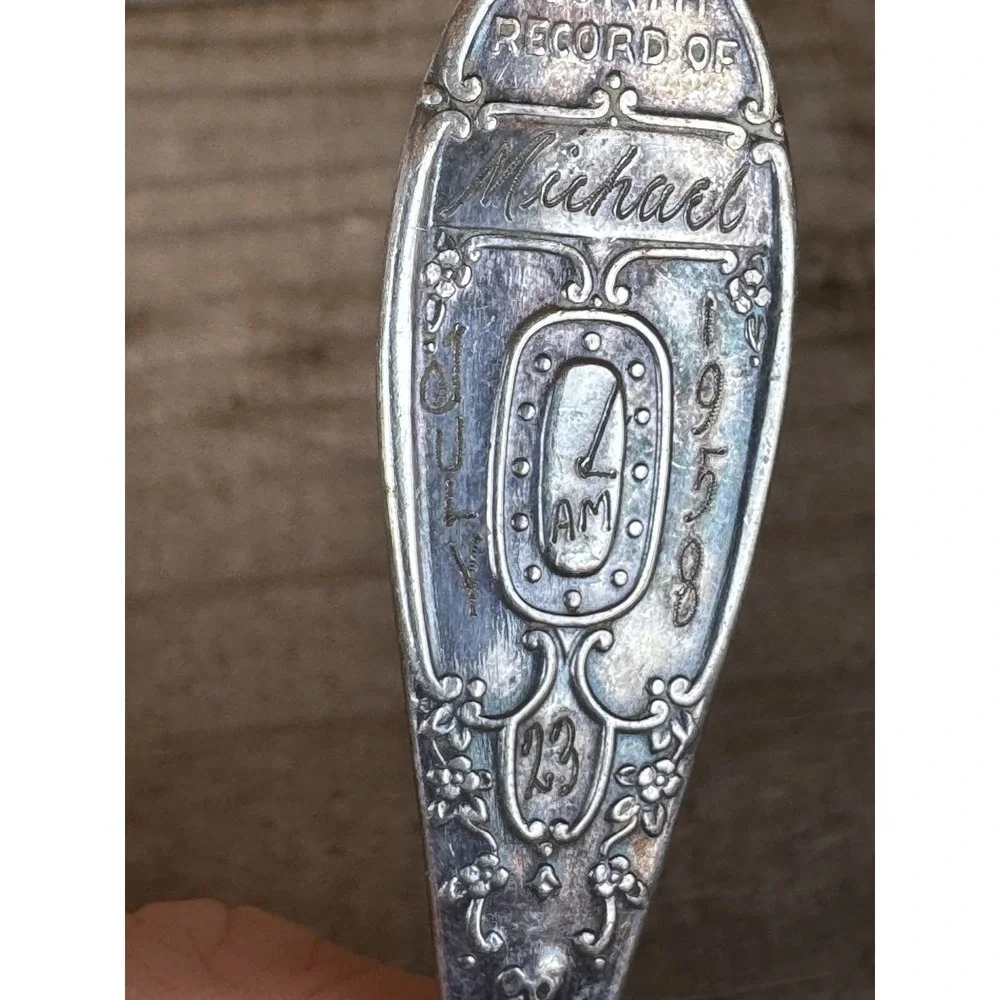 N/A vtg silver