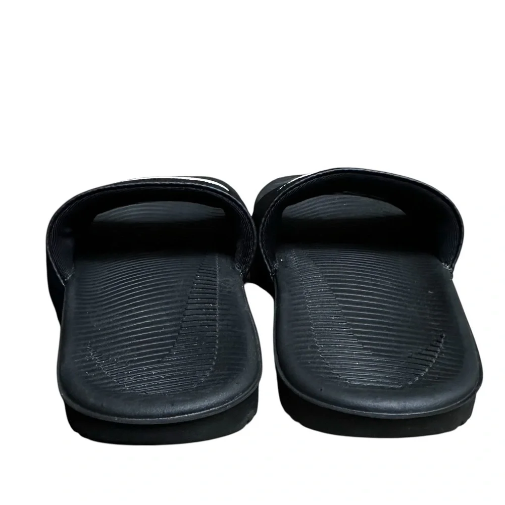Nike black classic