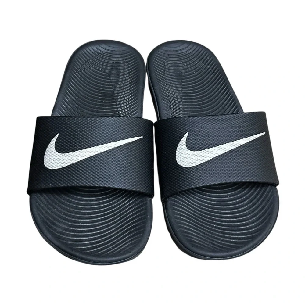 Nike black classic