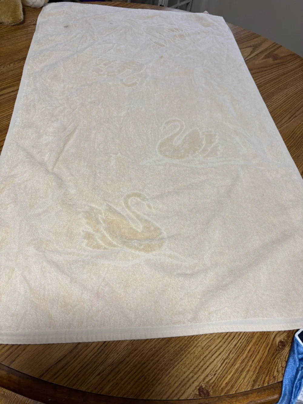 Vintage Cannon cream swan bath towel