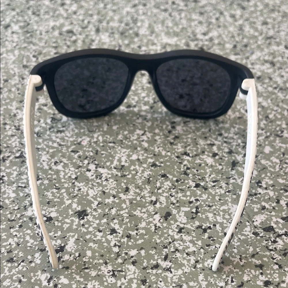 Babiators bold black