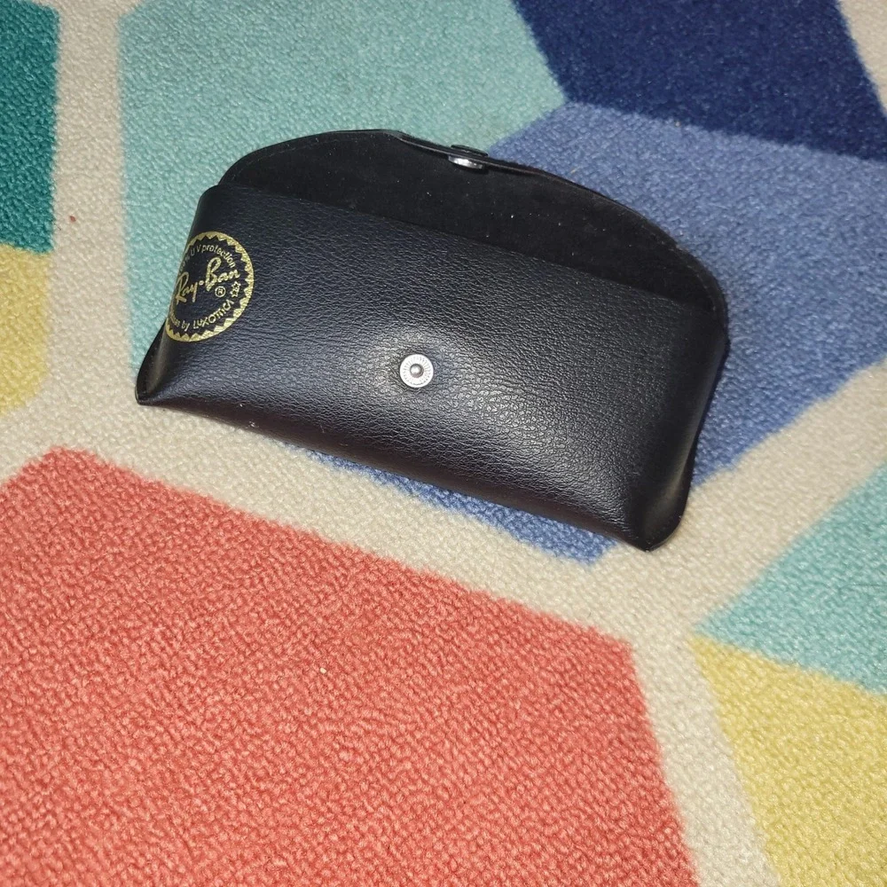 Ray-Ban Black Sunglasses‎ Case Luxottica Snap Closure Faux Leather Accessory