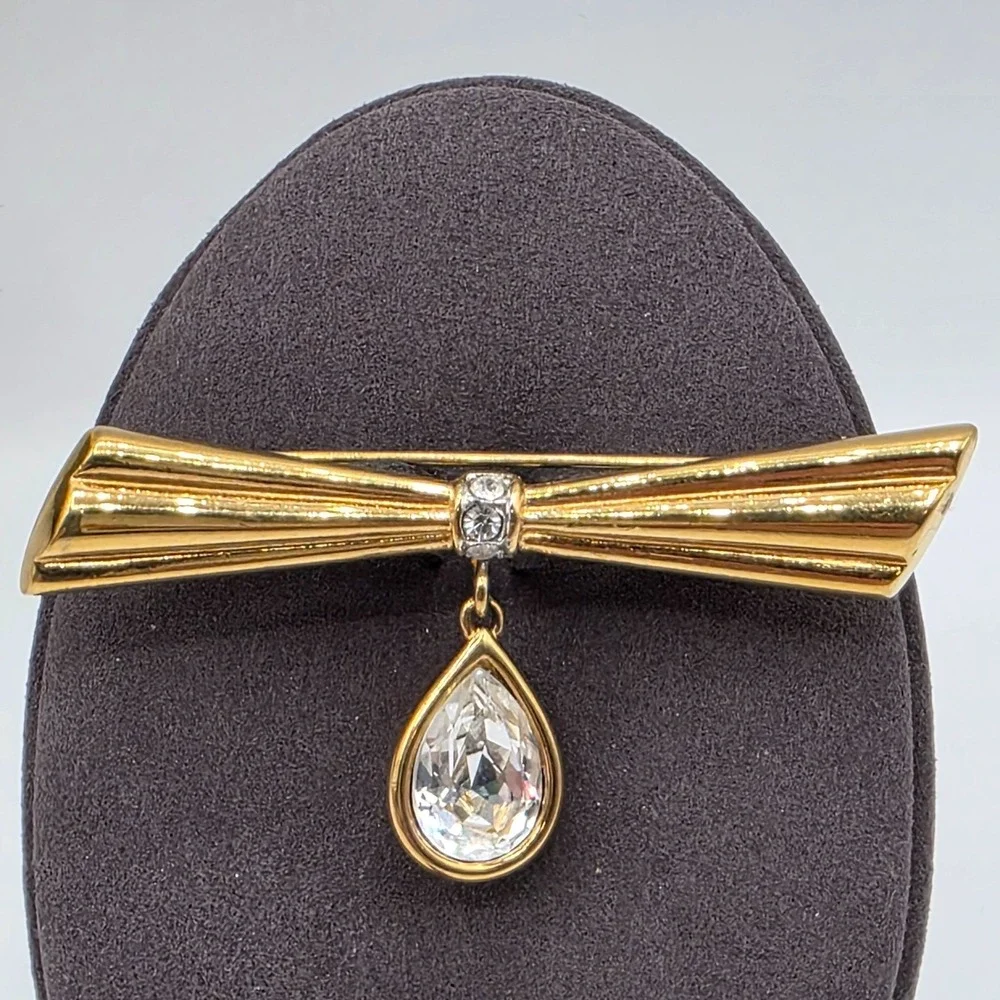 Monet gold tone