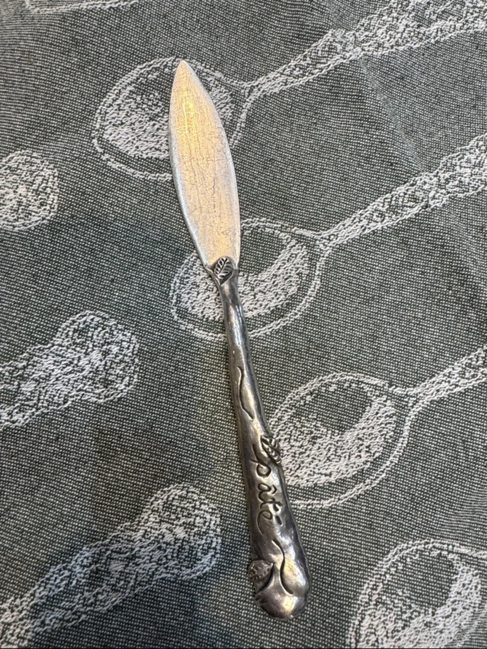 N/A pewter pate some