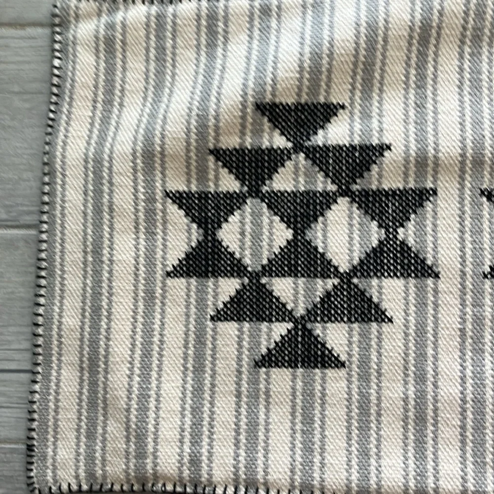 Pendleton lyons cross