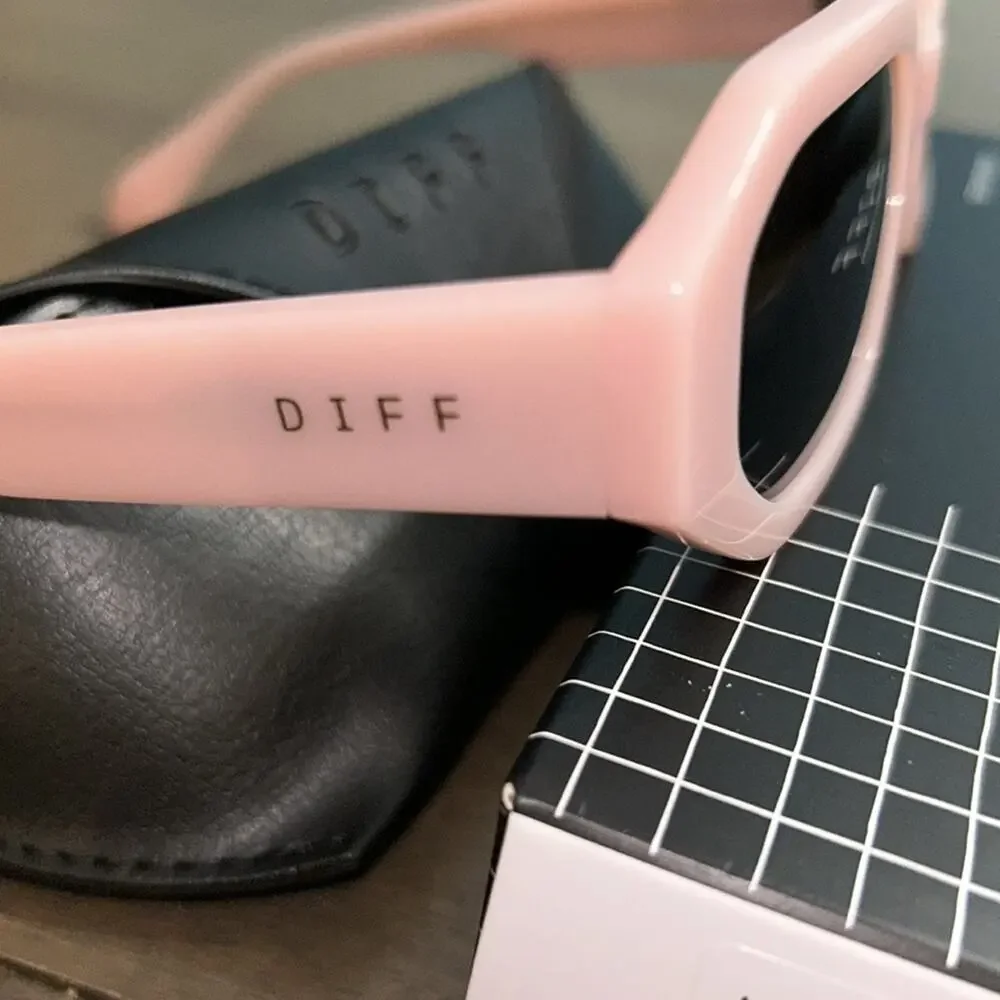 Diff Eyewear diff pink