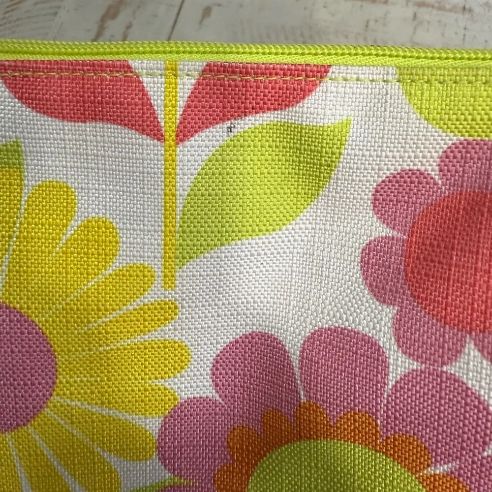 Clinique floral makeup