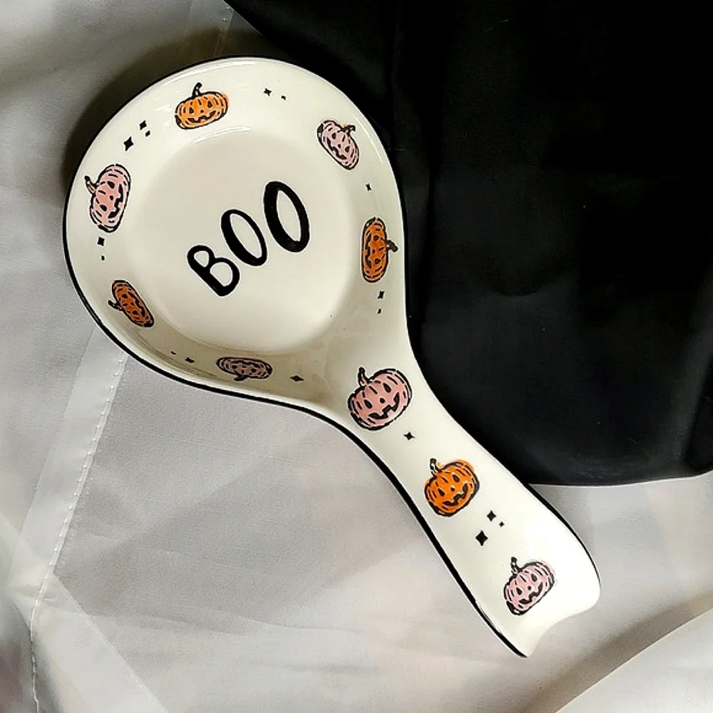 N/A white spoon
