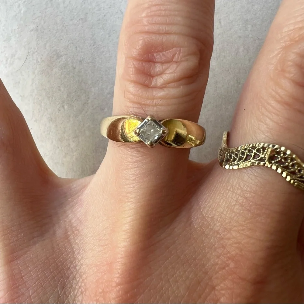 10kt solid gold princess cut diamond ring