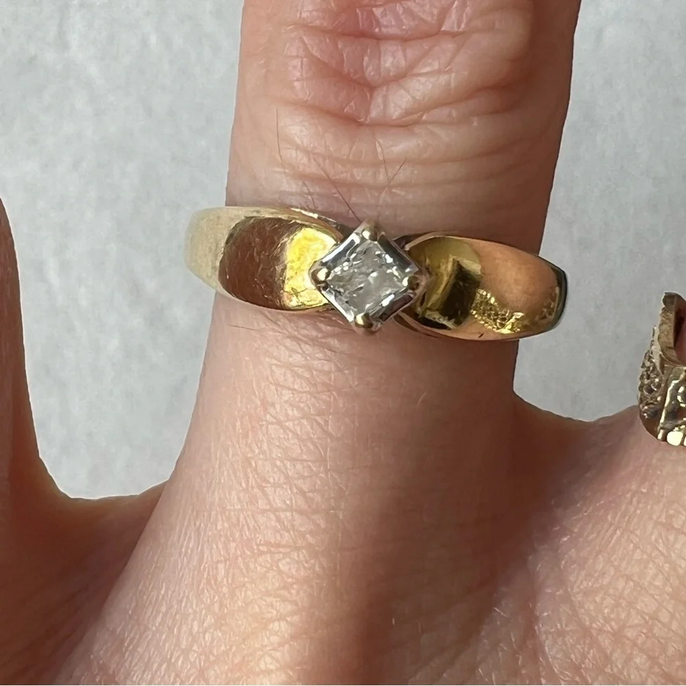10kt solid gold princess cut diamond ring