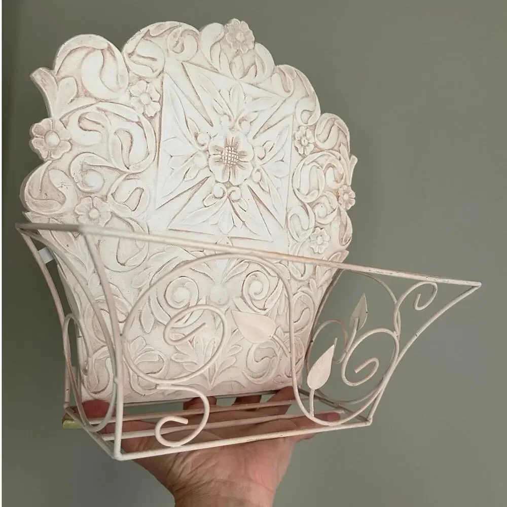 Vintage wall mount