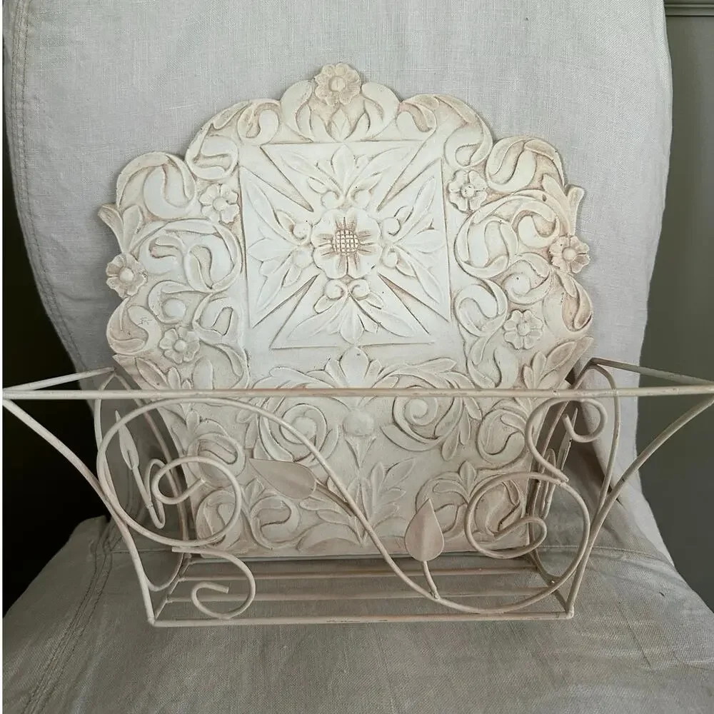 Vintage wall mount