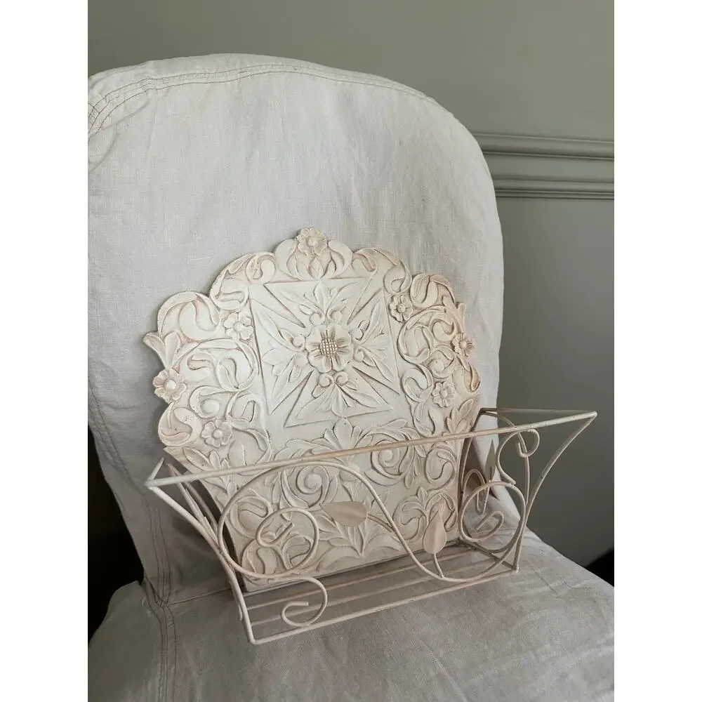 Vintage wall mount