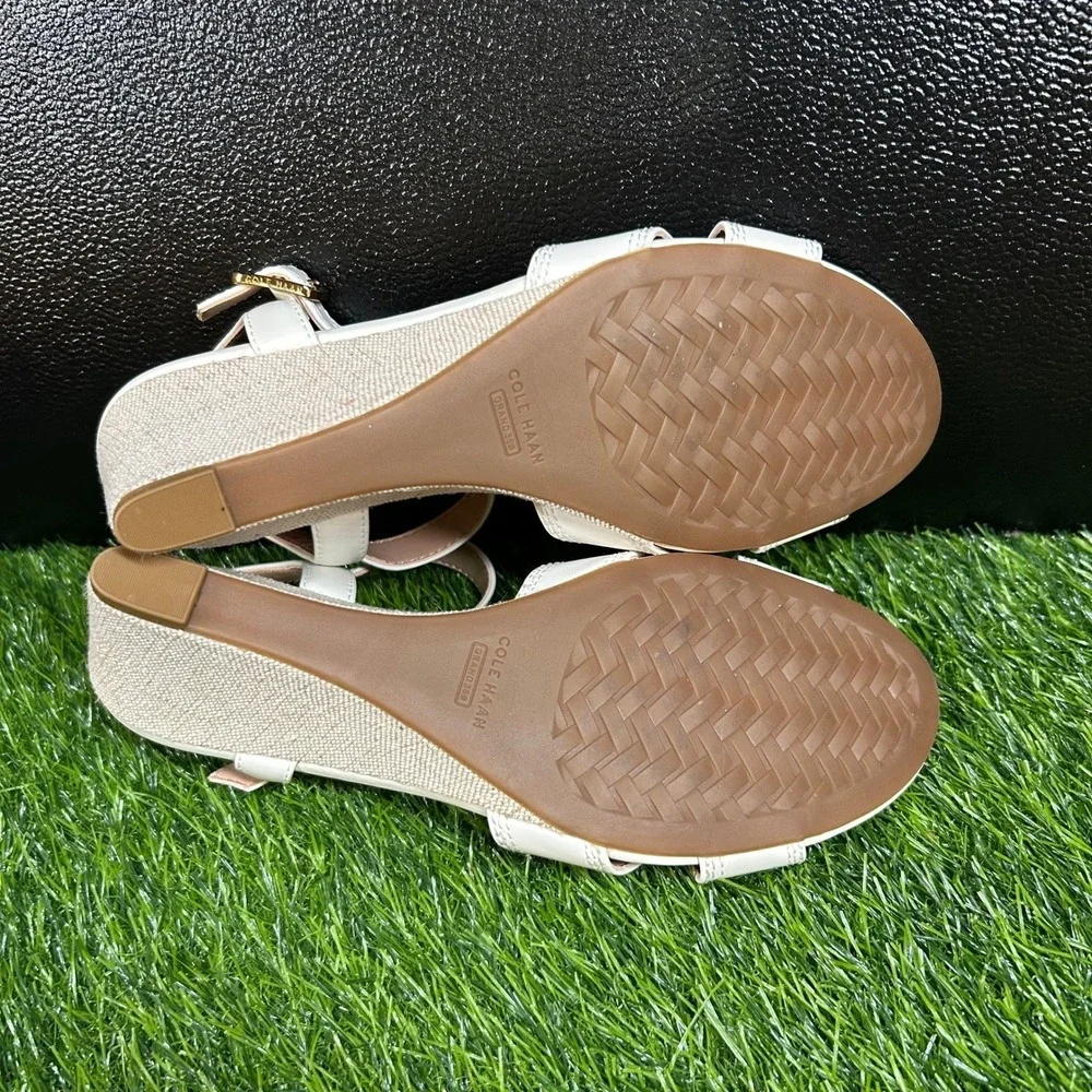 Cole Haan style may adjustable
