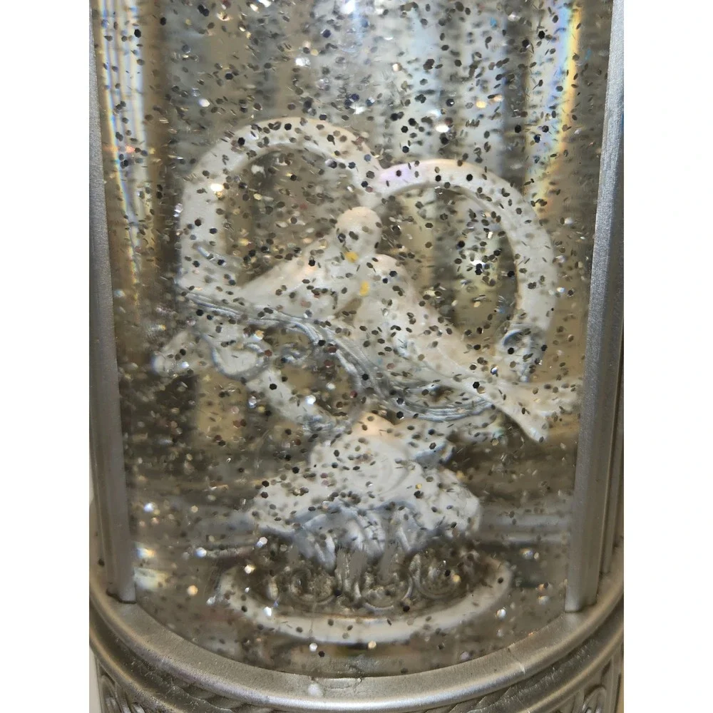 N/A white clean features