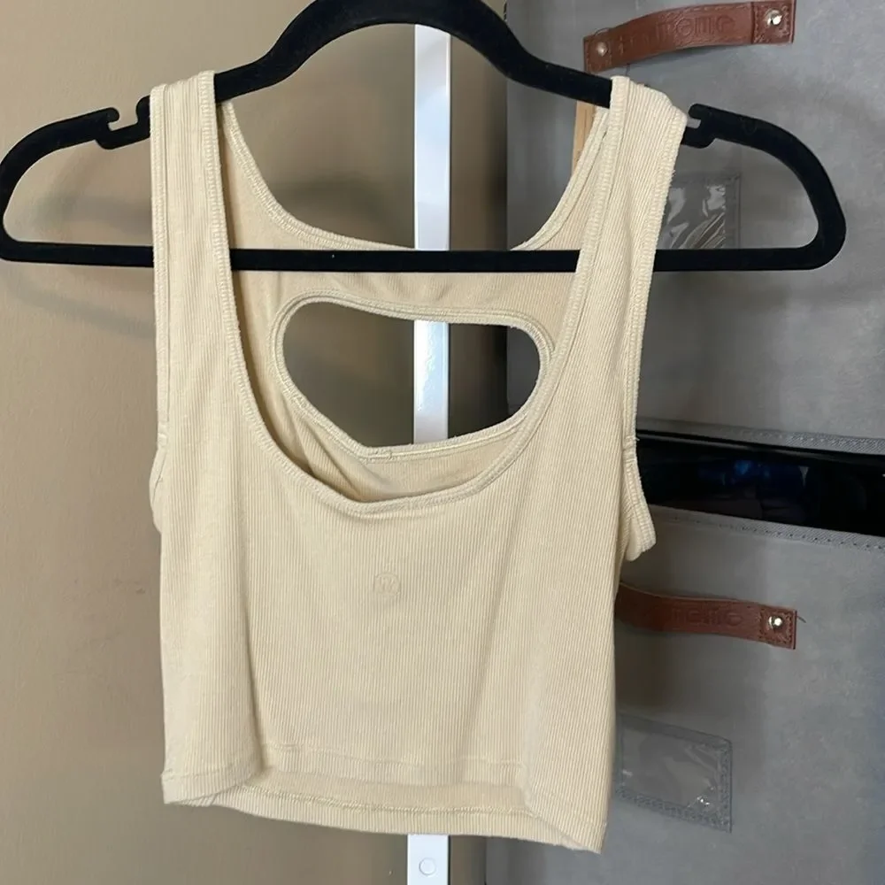 lululemon athletica light signs