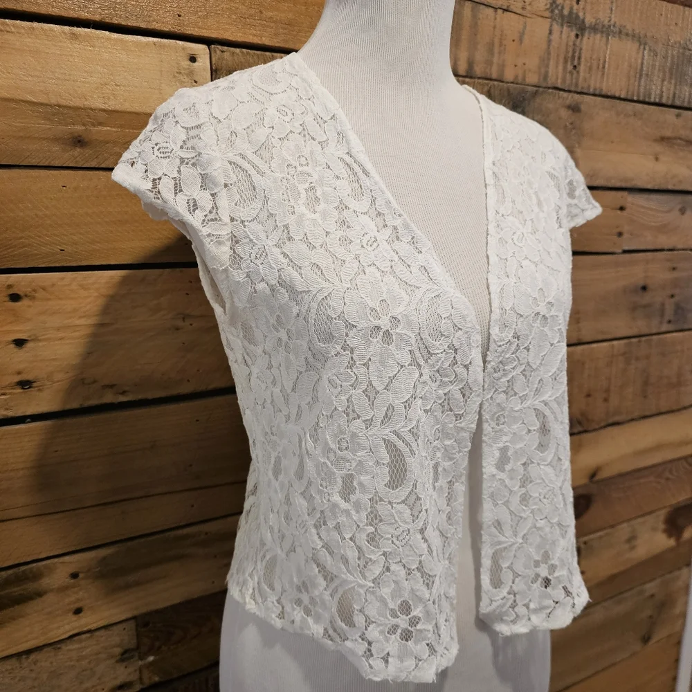 Accessory St. Ivory Lace Shrug/Vest size M/L