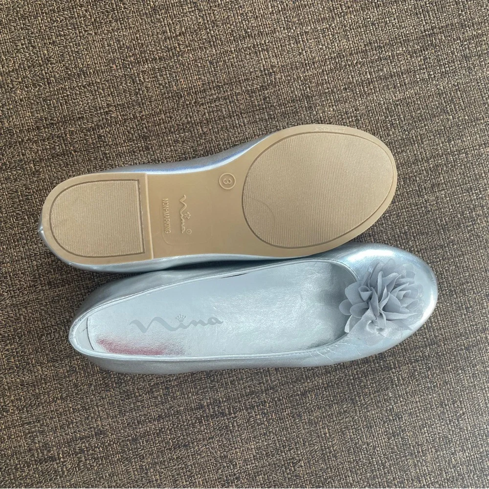 Silver Floral Little Girls Shoes Ballet Flat