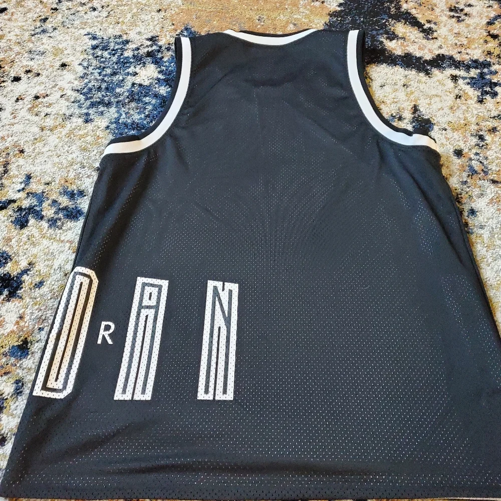 Jordan size b4