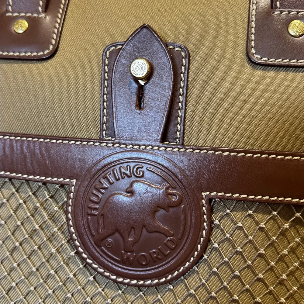 Hunting World tote washable zipper