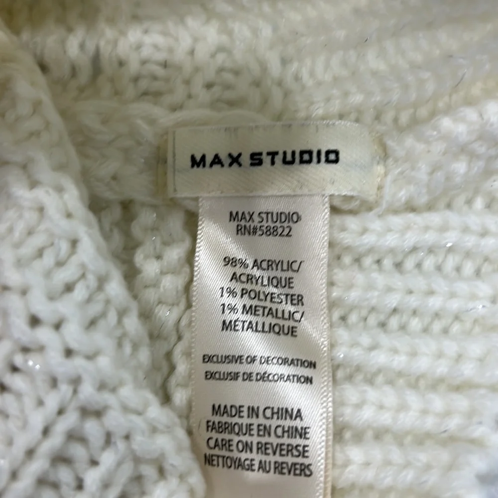 Max Studio women’s hat