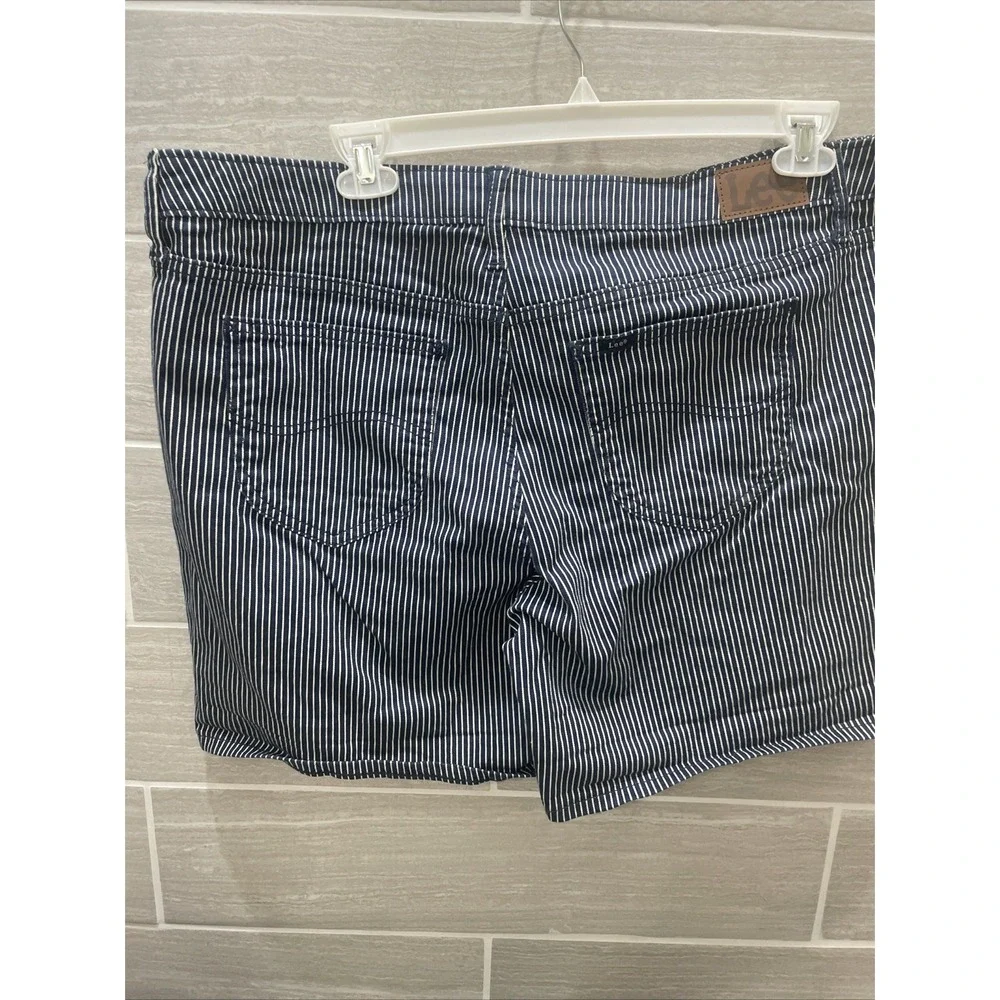 Lee short mid
