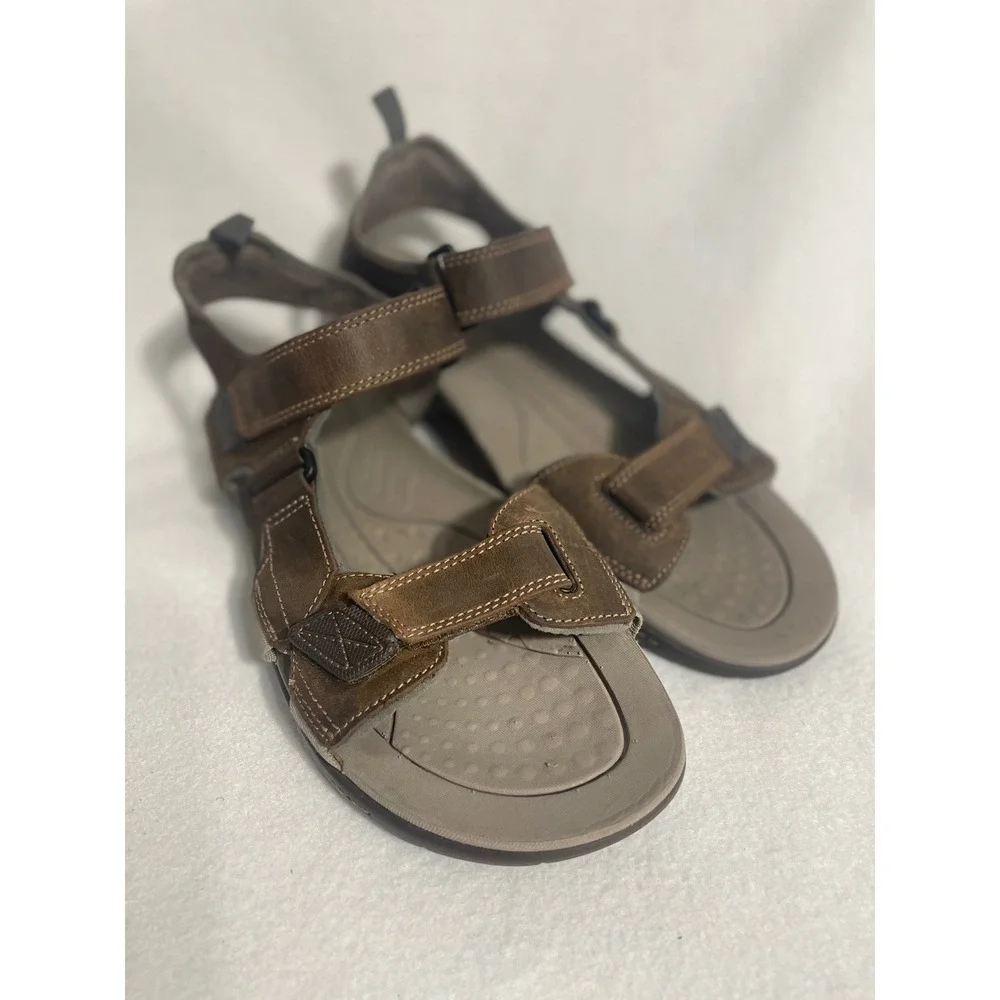Clarks brand style