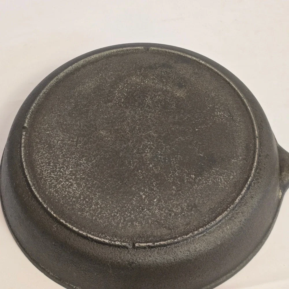 Unmarked vintage cast